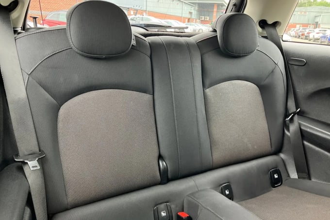 2022 Mini Hatch