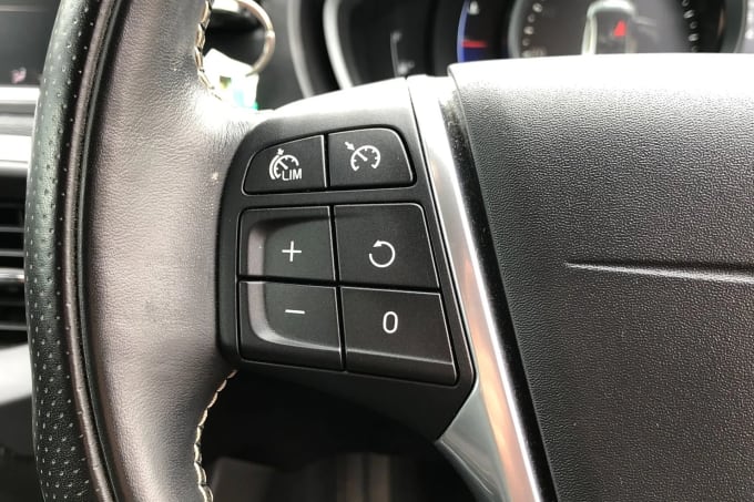 2018 Volvo V40