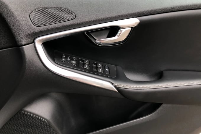 2018 Volvo V40