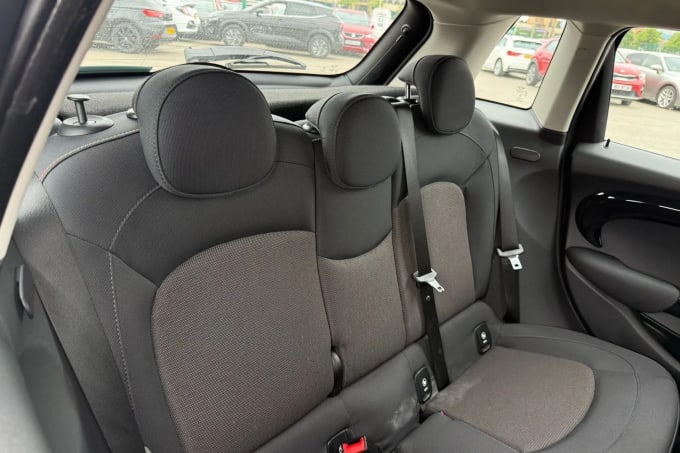 2017 Mini Hatch