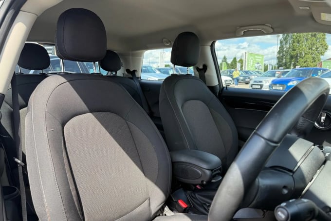 2022 Mini Hatch
