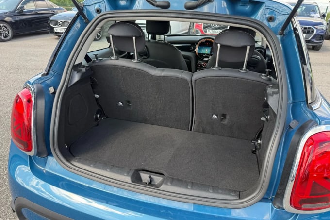 2022 Mini Hatch