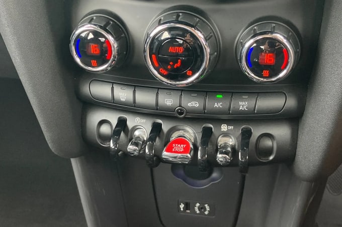 2017 Mini Hatch