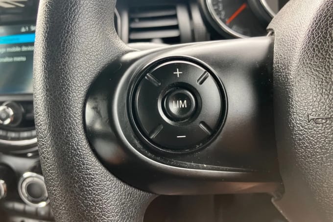 2019 Mini Hatch