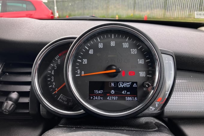 2019 Mini Hatch