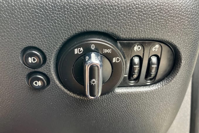 2019 Mini Hatch