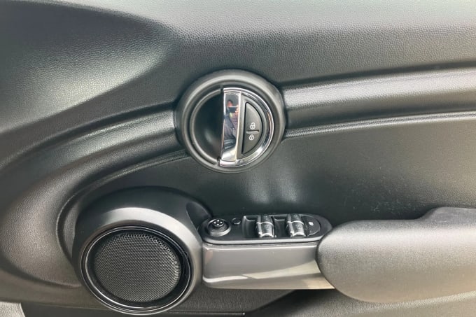 2019 Mini Hatch