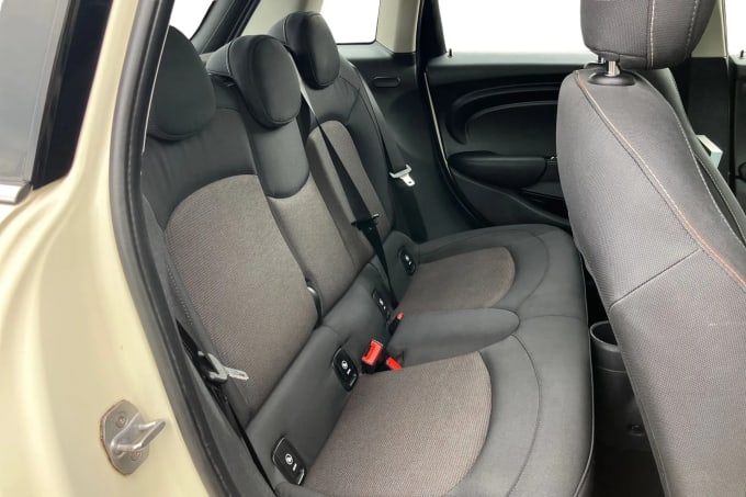 2019 Mini Hatch