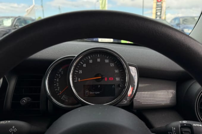 2019 Mini Hatch