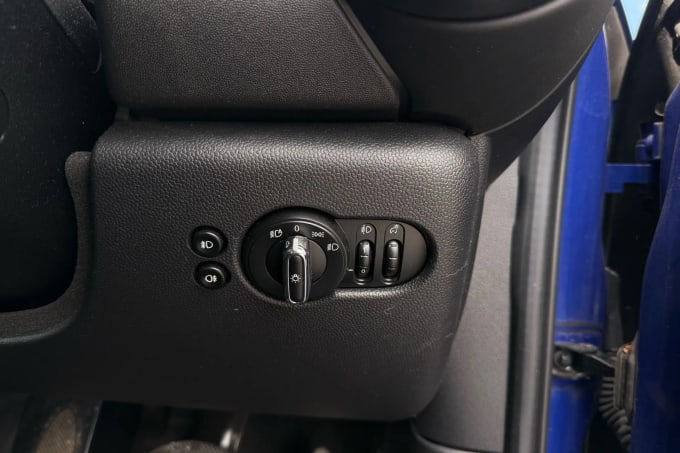 2019 Mini Hatch