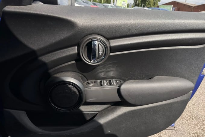 2019 Mini Hatch