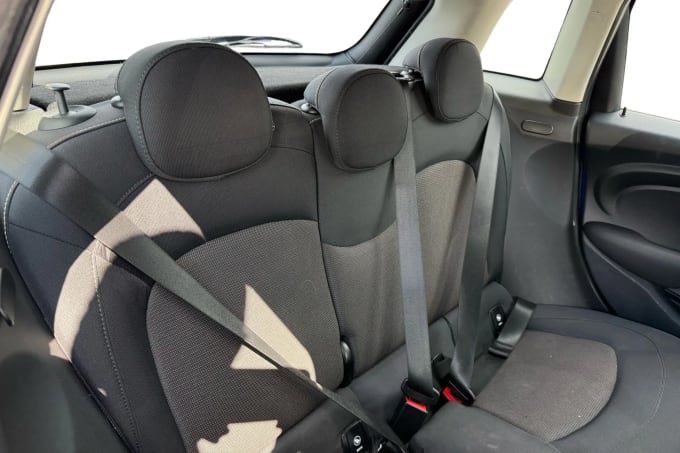 2019 Mini Hatch