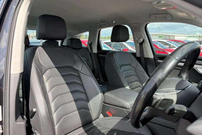2019 Volkswagen Touareg
