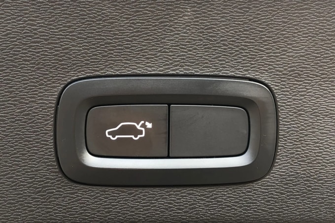 2023 Volvo C40