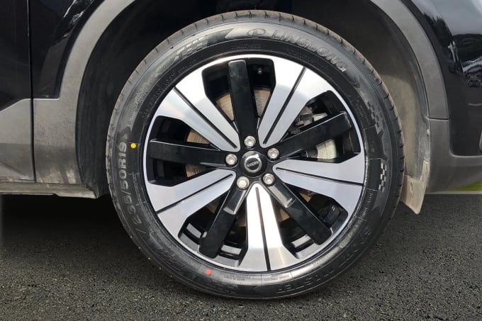 2023 Volvo C40