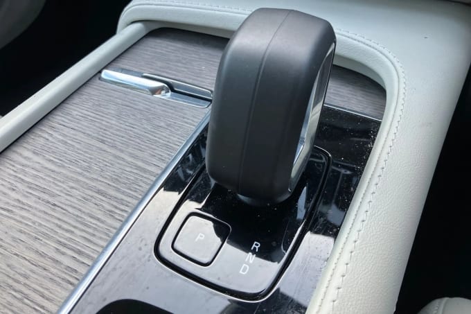 2022 Volvo V90