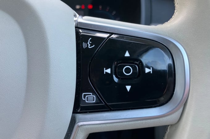 2022 Volvo V90