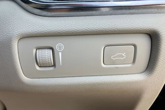 2021 Volvo V60