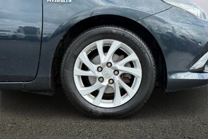 2017 Toyota Auris