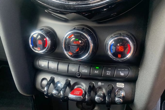 2021 Mini Hatch
