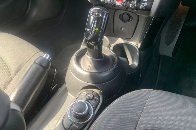 2022 Mini Hatch