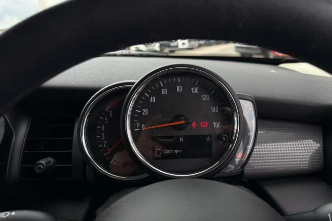 2018 Mini Hatch