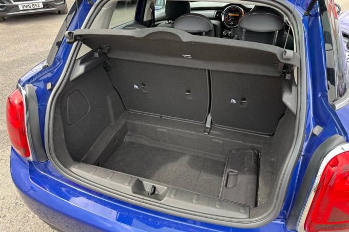 2018 Mini Hatch