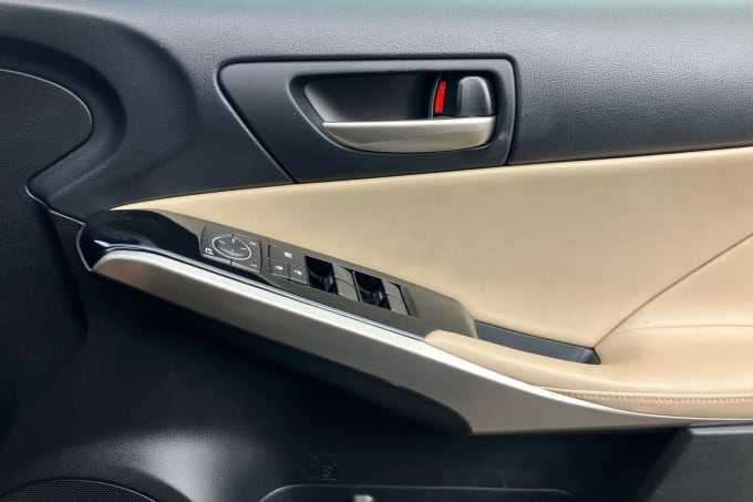 2017 Lexus Is
