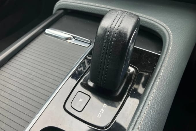 2021 Volvo V90