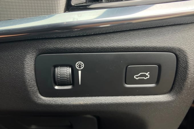 2021 Volvo V90