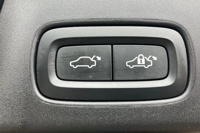 2021 Volvo V90
