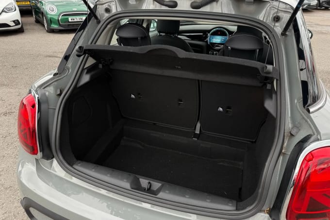 2022 Mini Hatch