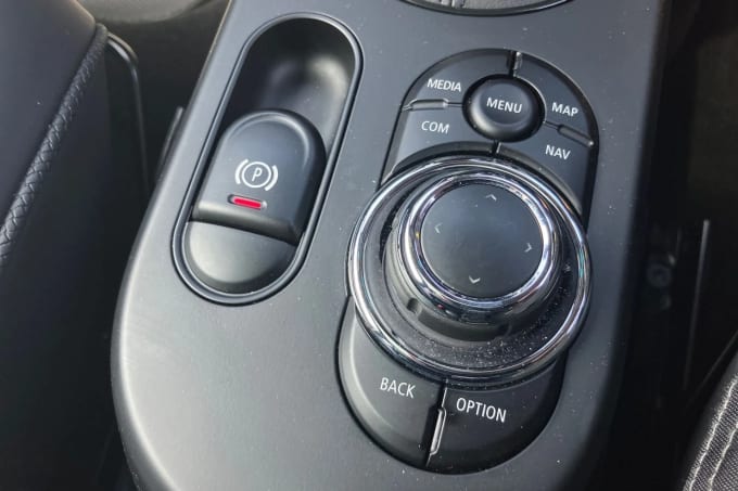 2023 Mini Hatch