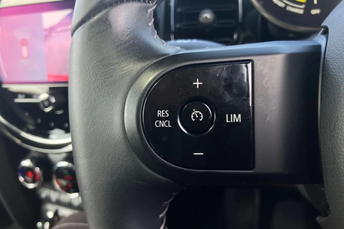 2023 Mini Hatch