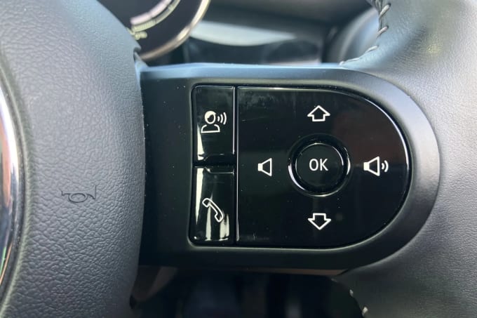 2023 Mini Hatch