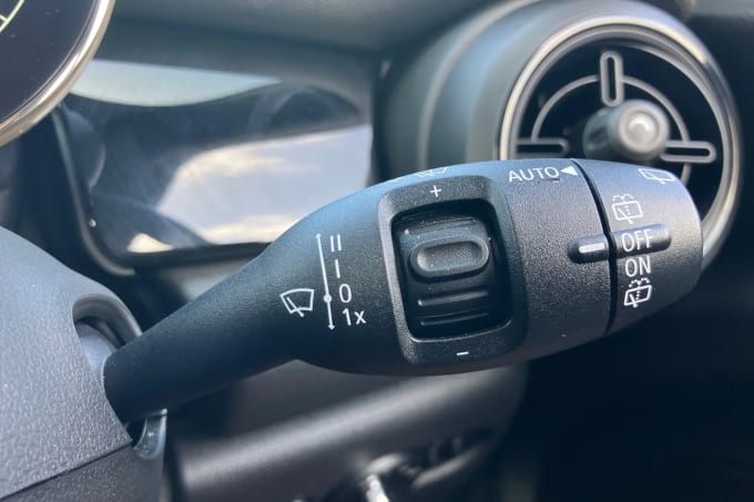 2023 Mini Hatch