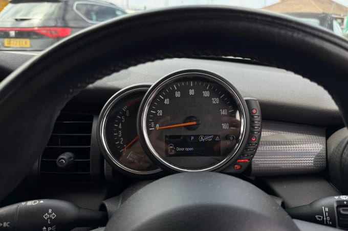 2016 Mini Hatch