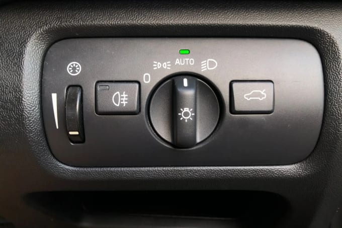 2019 Volvo V40