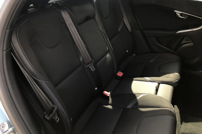 2019 Volvo V40