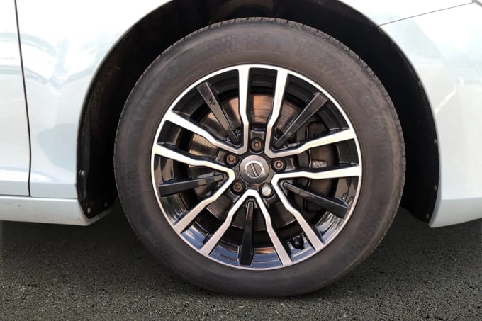 2019 Volvo V40
