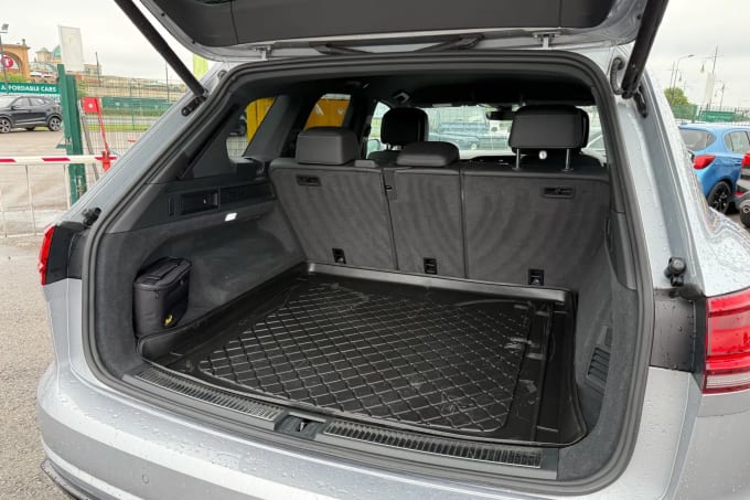 2019 Volkswagen Touareg