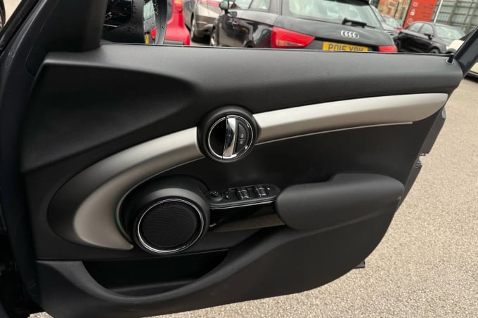 2020 Mini Hatch