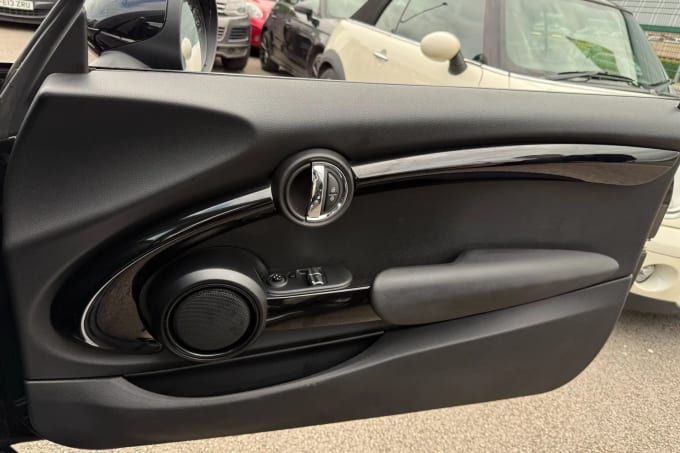 2018 Mini Hatch