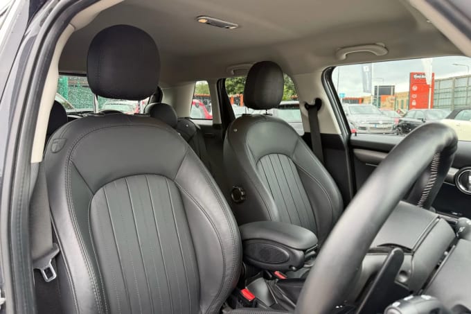 2020 Mini Hatch
