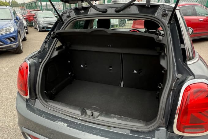 2020 Mini Hatch
