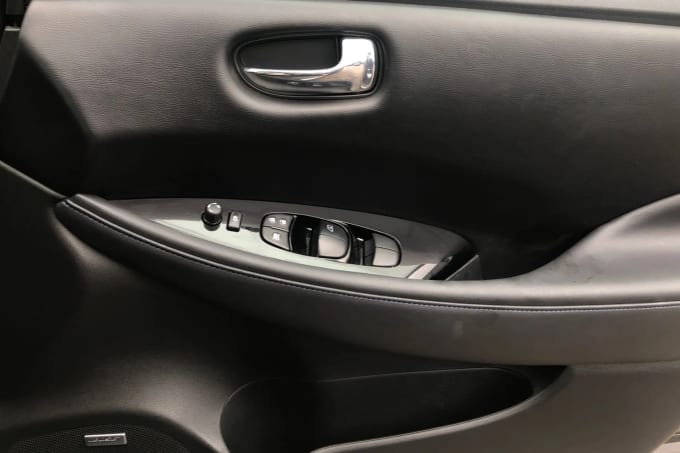 2024 Nissan Leaf
