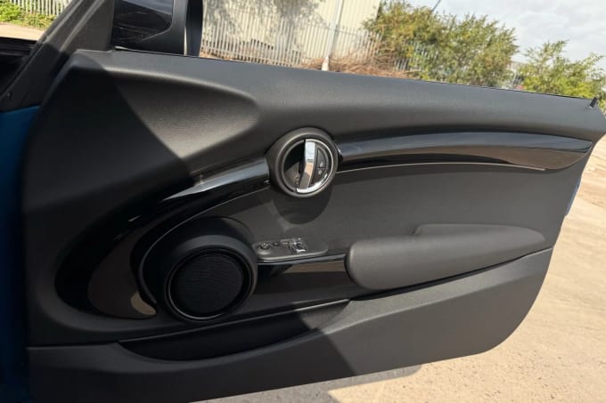 2021 Mini Hatch