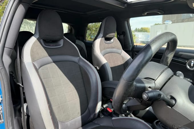 2021 Mini Hatch