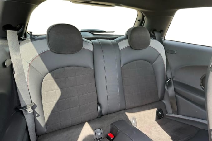 2021 Mini Hatch