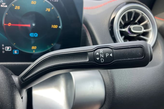 2022 Mercedes-benz Eqb